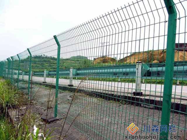果园锌钢护栏使用寿命的几大因素