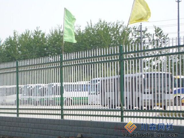 高速公路服务区锌钢围墙护栏