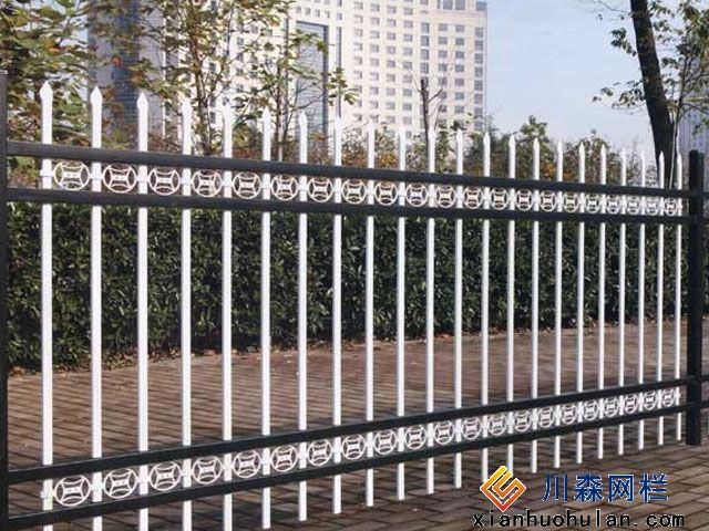 河道锌钢护栏安装方法